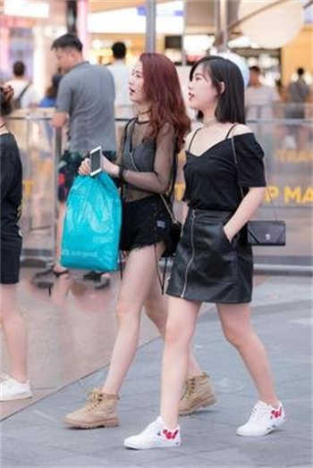 女配叫方雅的小说