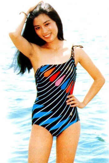 轮流灌满浓精堵住奶妓