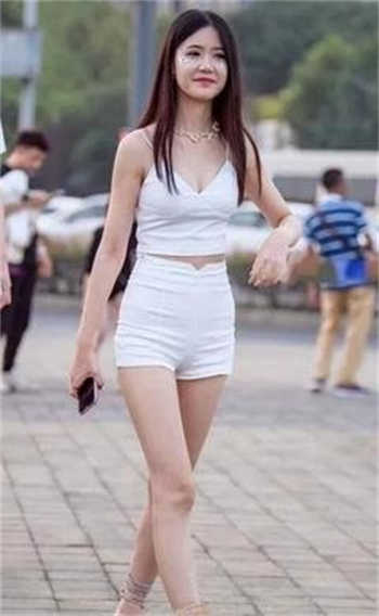 草草成年免费综合视频