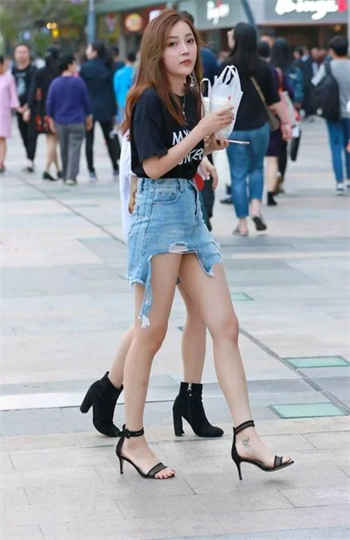 正在播放丝袜美腿