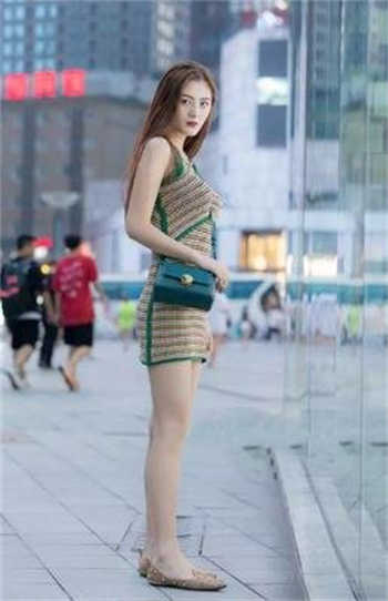 被主人扇耳光淋尿