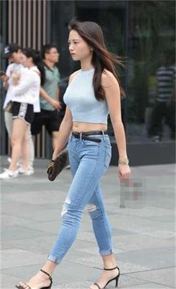 只为你回眸一笑 夜莫深
