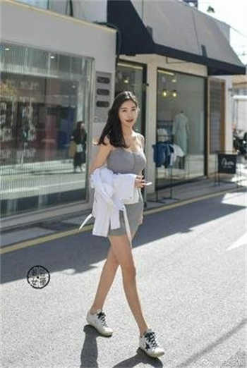 有本小说主角叫江小白