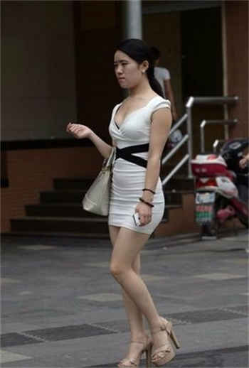 冯提莫自己承认身高1米5