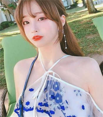 雨菲曹总销售妻子