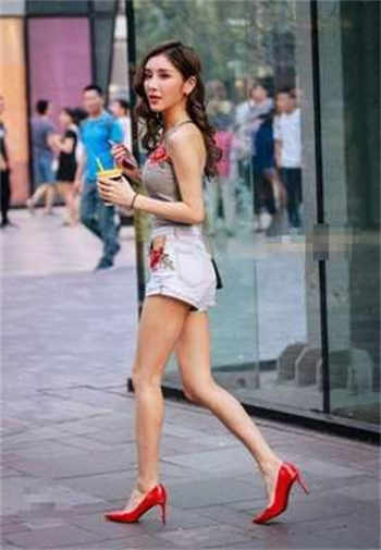 爱情公寓之一菲是我女友