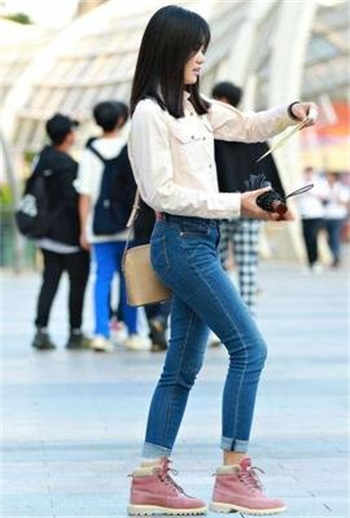 抬高奶尖让老爷吸故事
