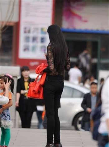俩个达不刘哪个直播的