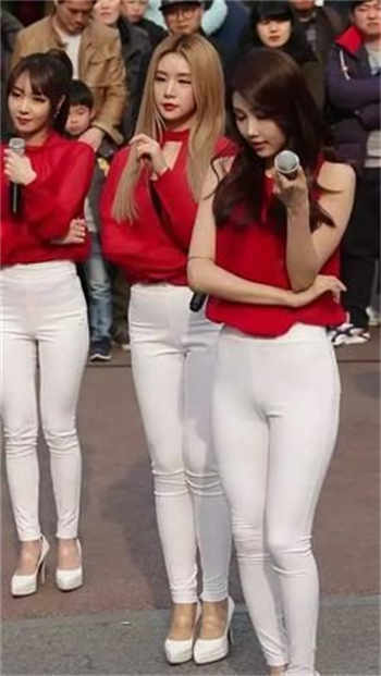 穿成大佬的娇软美人