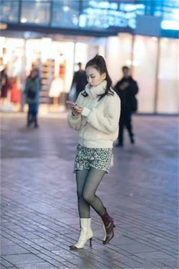 3个人对我又添又弄