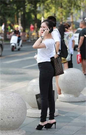 我的老婆是会议服务员