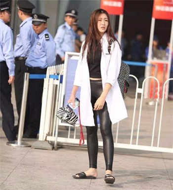 卧龙影视怎么不能看了